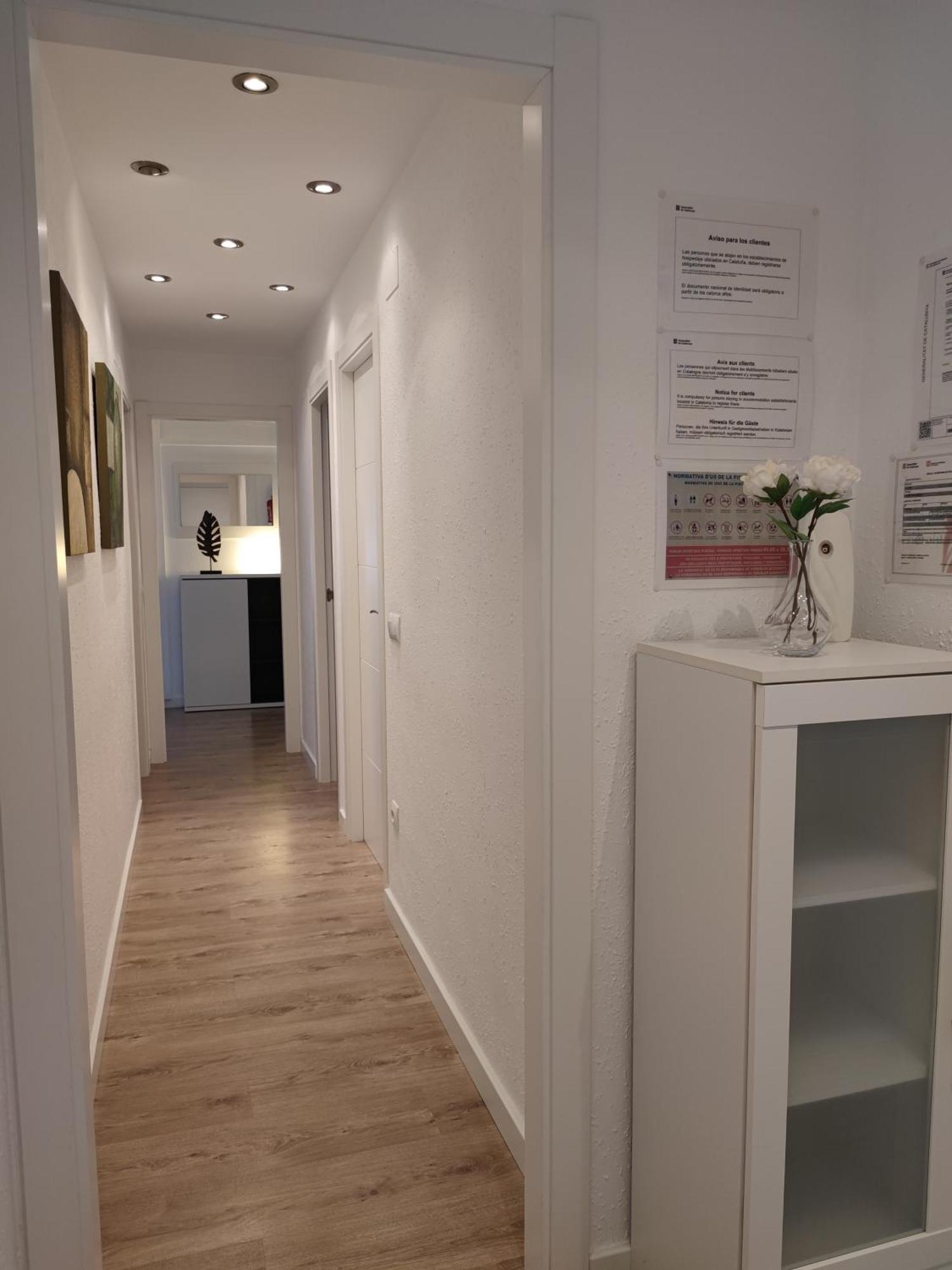 Apartamento Completo Muy Cerca Del Centro Ideal Para Familias Con Piscina Фігерас Екстер'єр фото