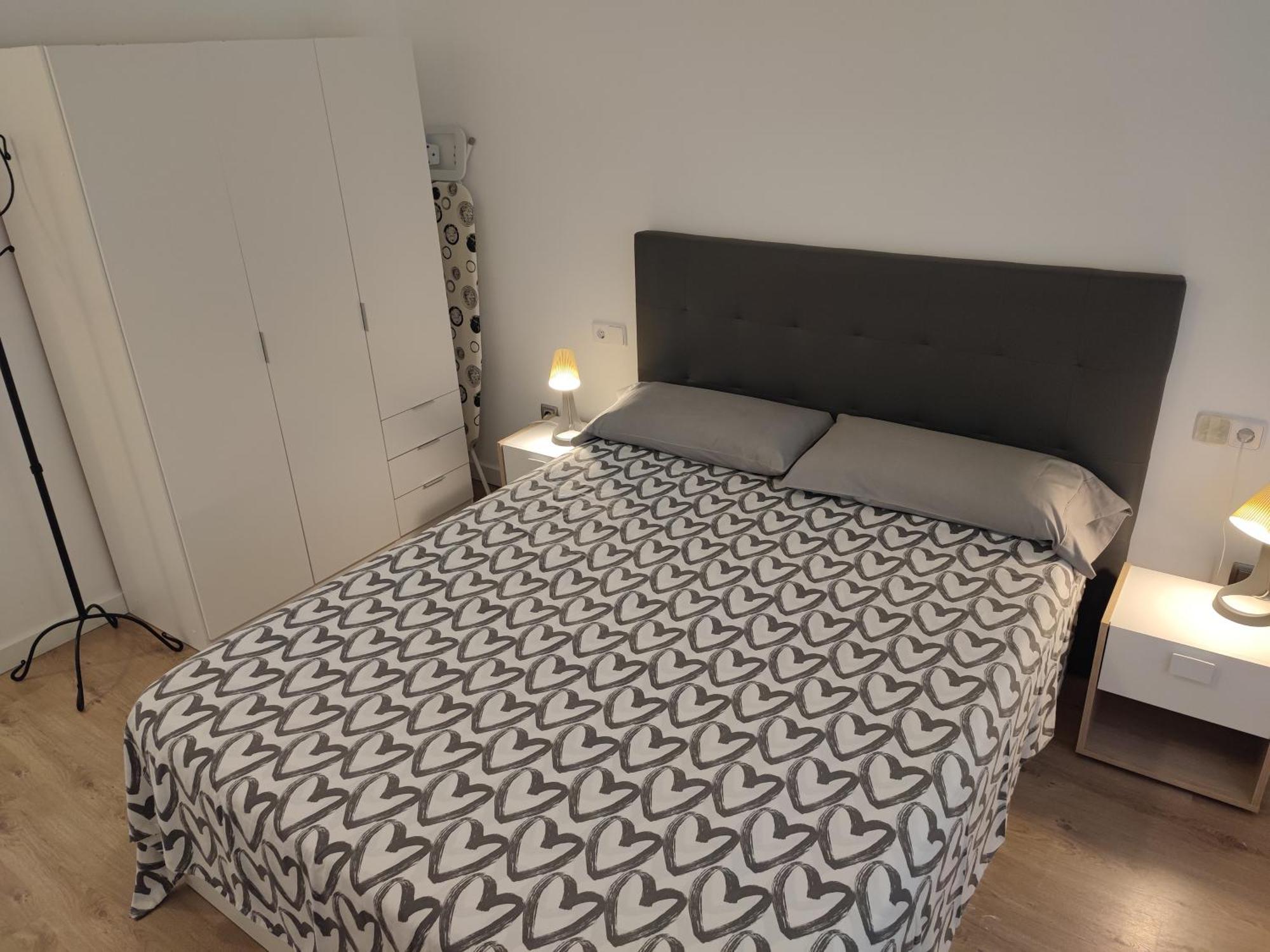 Apartamento Completo Muy Cerca Del Centro Ideal Para Familias Con Piscina Фігерас Екстер'єр фото