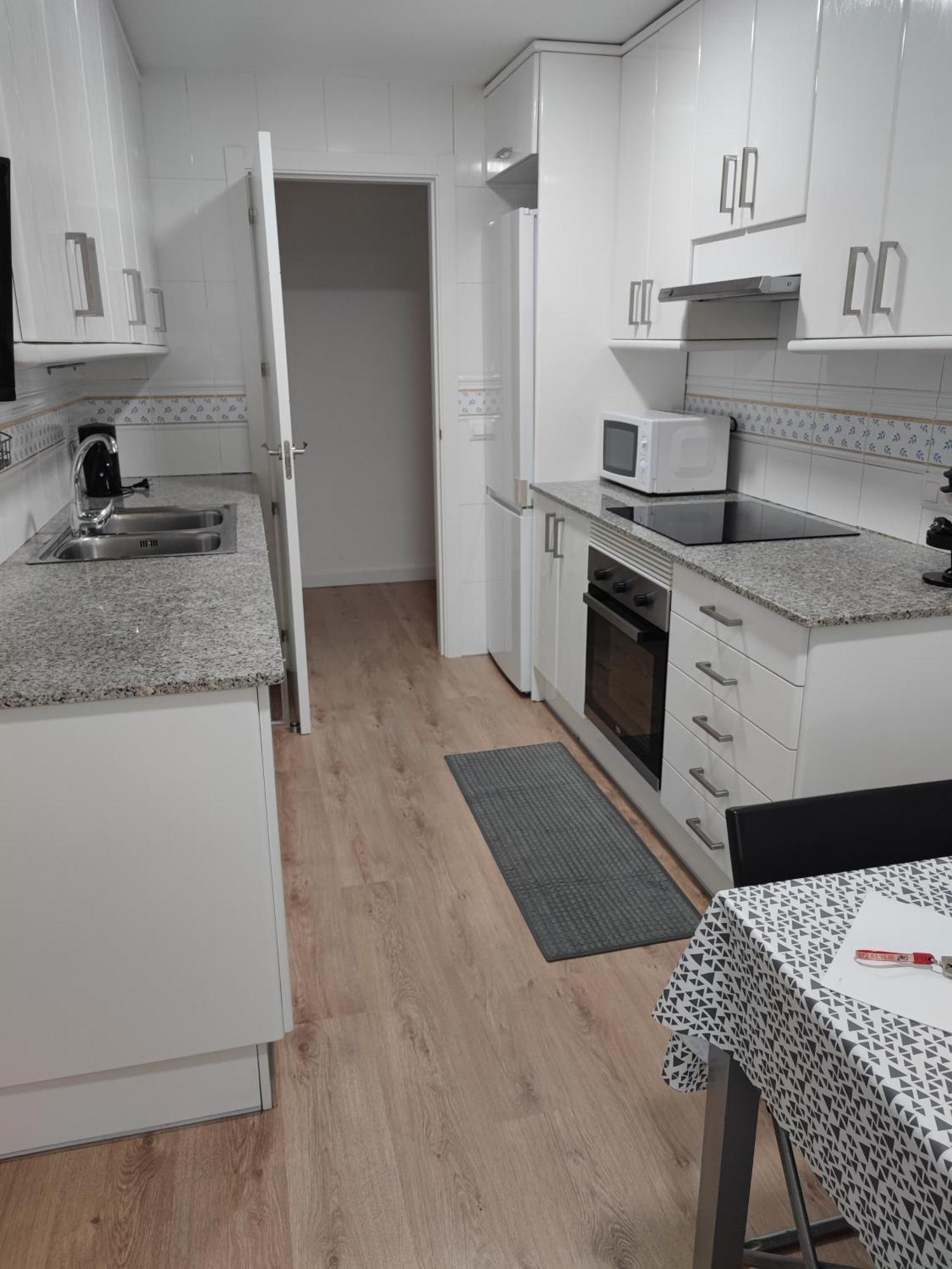 Apartamento Completo Muy Cerca Del Centro Ideal Para Familias Con Piscina Фігерас Екстер'єр фото